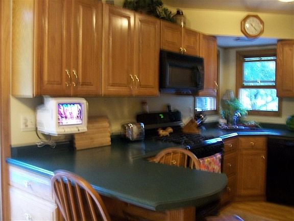3rd image of 817 W Magnetic St