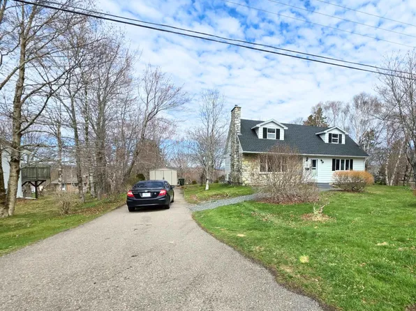 70 Glenn Ave, Cape Breton, NS B1S 3B2