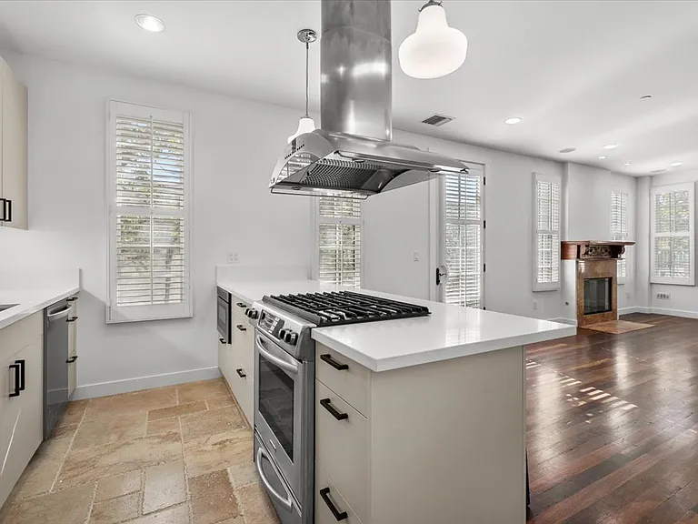 1229 22nd St #A — Photo 11