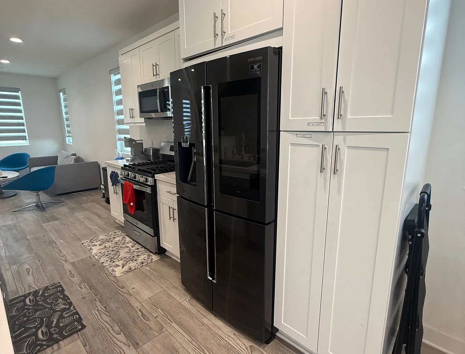 4 bed, 3.5 bath, 1900 sqft, $995 — Photo 1