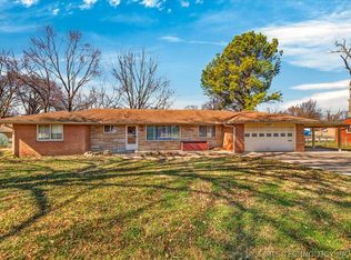 1507 Crescent Dr, Bartlesville, OK 74006