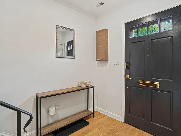 1654 Beekman Pl NW #A — Photo 4