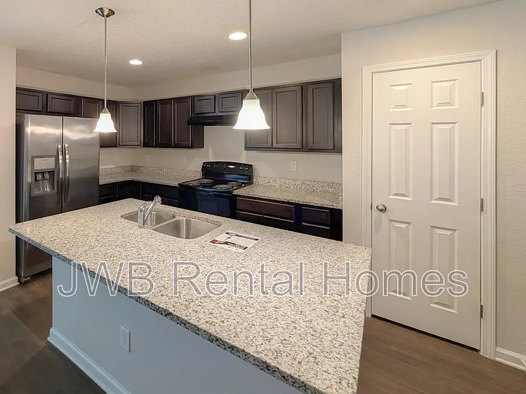 8752 India Ave — Photo 2