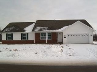 1592 Remington Rd, Neenah, WI 54956