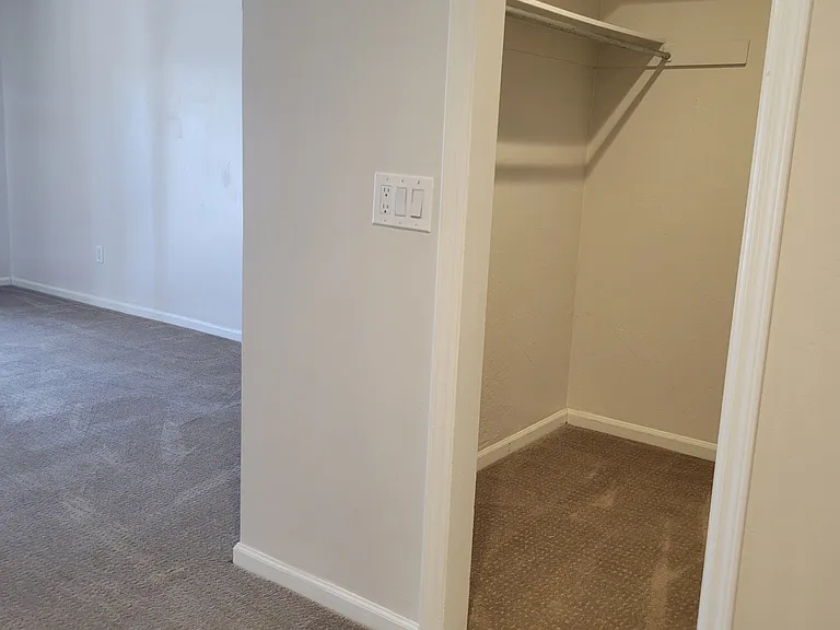 1642 E Carmen St — Photo 17