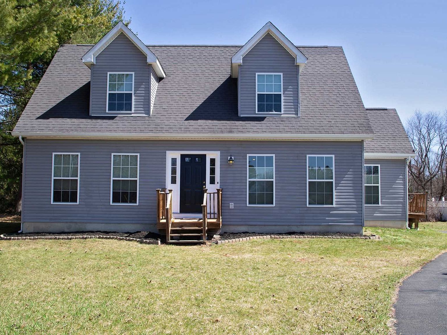 32 Britton St Pine Plains Ny 12567 Mls 399334 Zillow