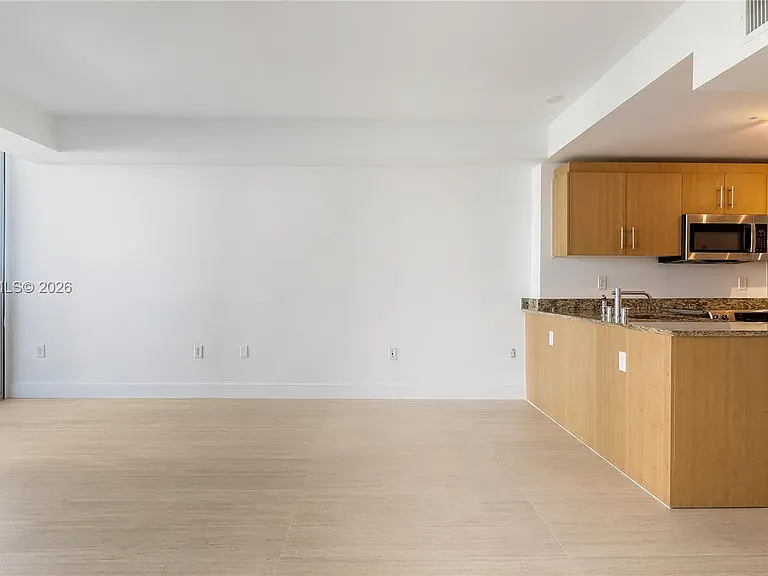10275 Collins Ave #905 — Photo 4