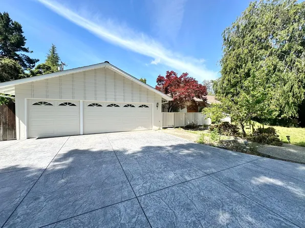 2214 Vineyard Ct, Los Altos, CA 94024