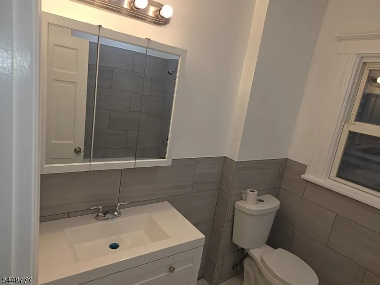 212 Park Ave — Photo 8