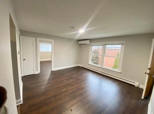 805 Hickory St APT 3, Lemont, IL