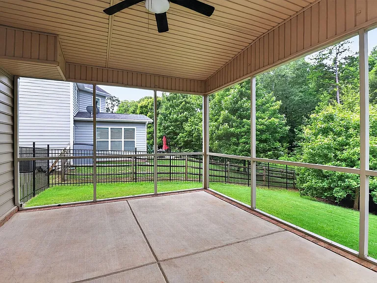549 Daventry Ct — Photo 21