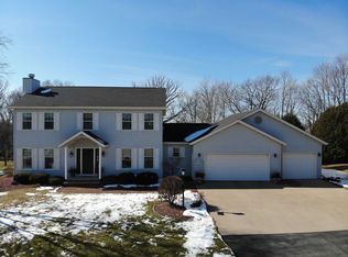 W2517 Fieldside Ct, Appleton, WI 54915