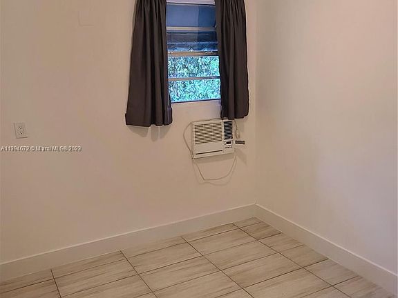 5th image of 225 SW 11th Ave APT 1