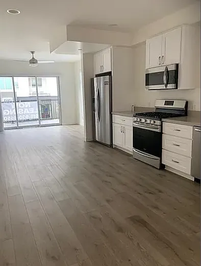 2 bed, 2.5 bath, 1100 sqft, $4,250 — Photo 2