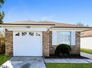 8338 Century Point Dr N, Jacksonville, FL 32216