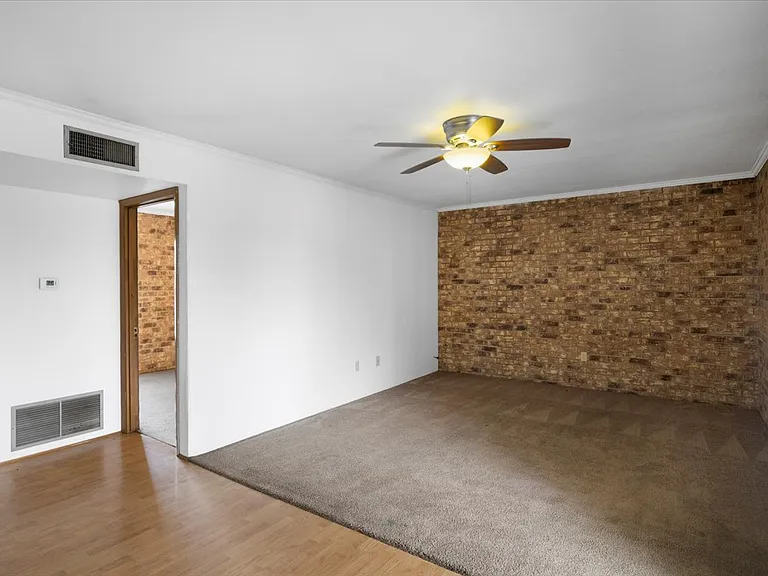 403 S Main St #6 — Photo 6