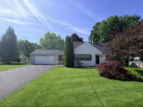 69 Lealand Ave #69, Agawam, MA 01001