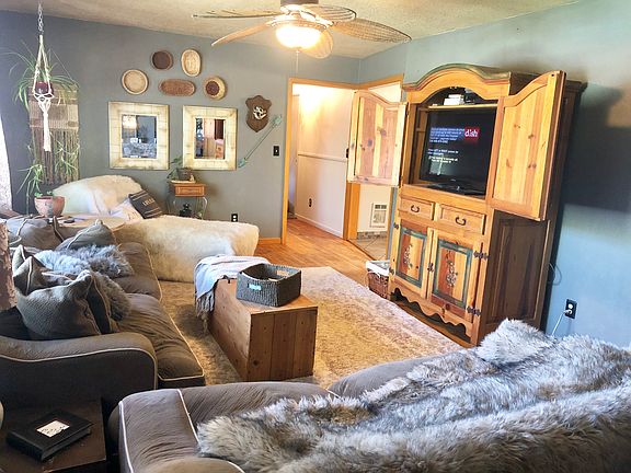 4th image of 986 NE Loper Ave