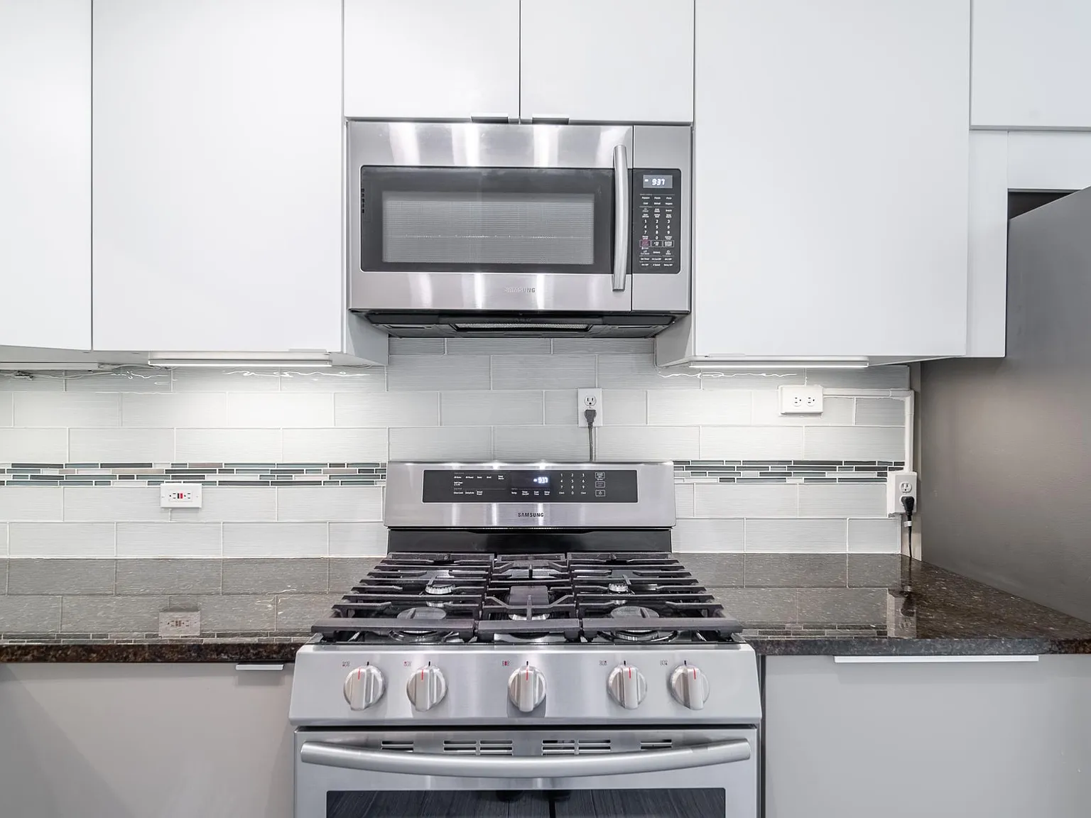 2 bed, 904 sqft, $2,350 — Photo 4