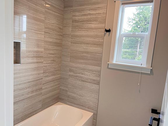 5th image of 3711 147th Ave SE