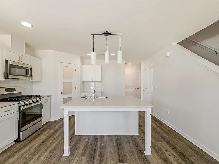 3712 Meadow Vista Ln — Photo 5