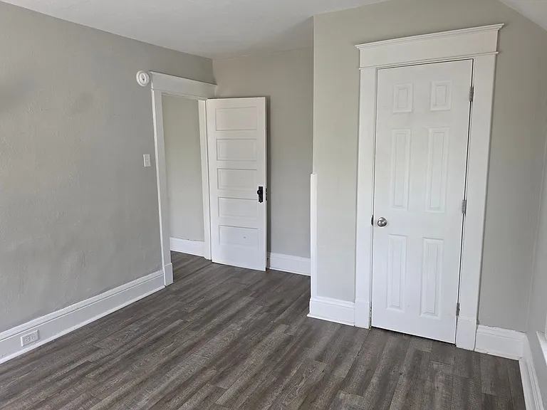 905 E Washington St — Photo 25
