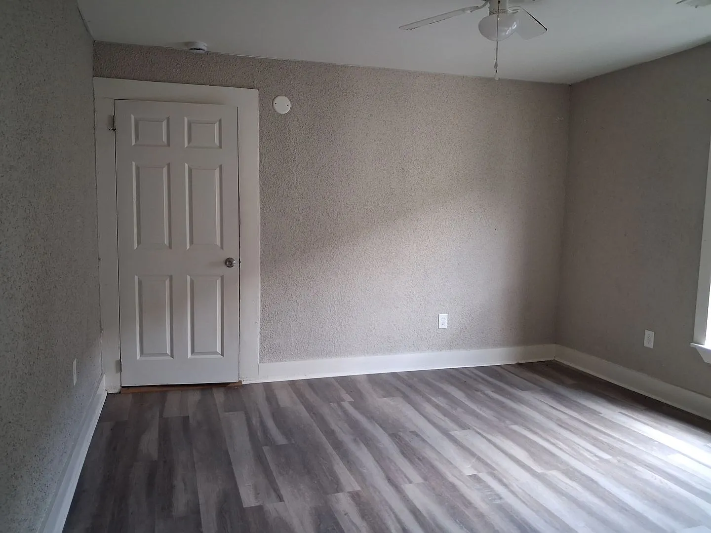 Charming 3 Bedroom - Corner Home — Photo 3