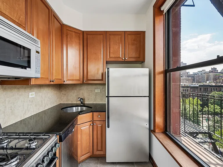 66 W 77th St #66 — Photo 6