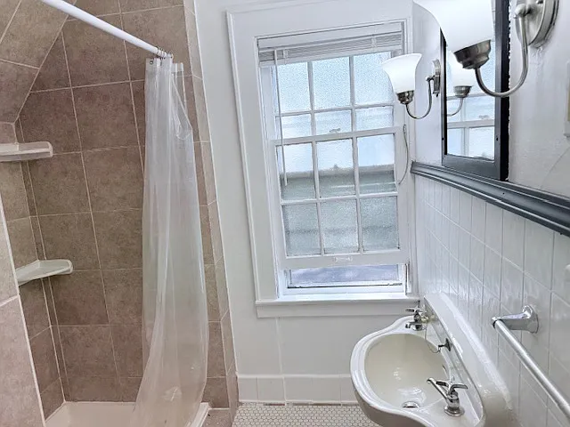 818 Westcott St #2 — Photo 11