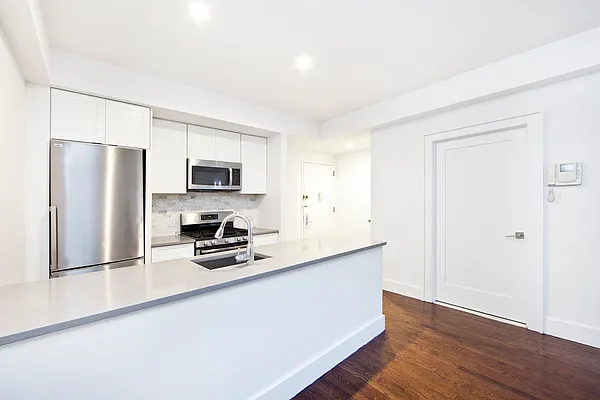 Rented by R New York | media 10