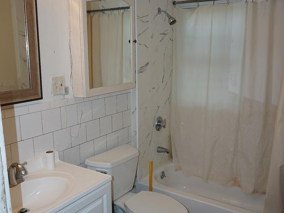 2nd image of 99-101 Hooker St