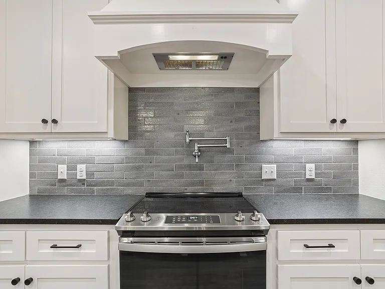 10420 Fallen Leaf Dr — Photo 11