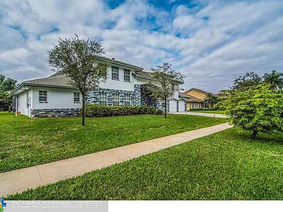3rd image of 19340 NW 6th St