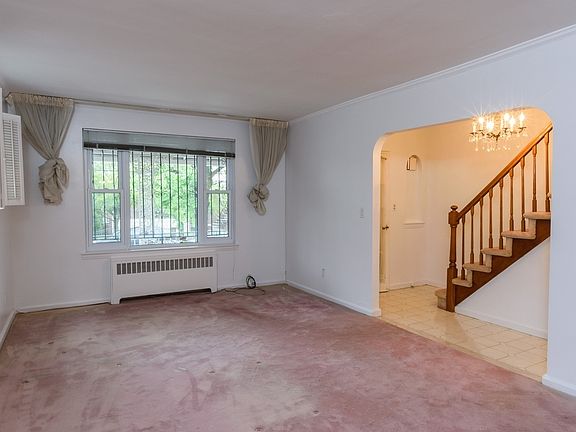 4th image of 2214 Fenton Ave