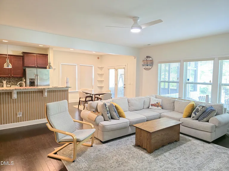 1011 Poplar St — Photo 11