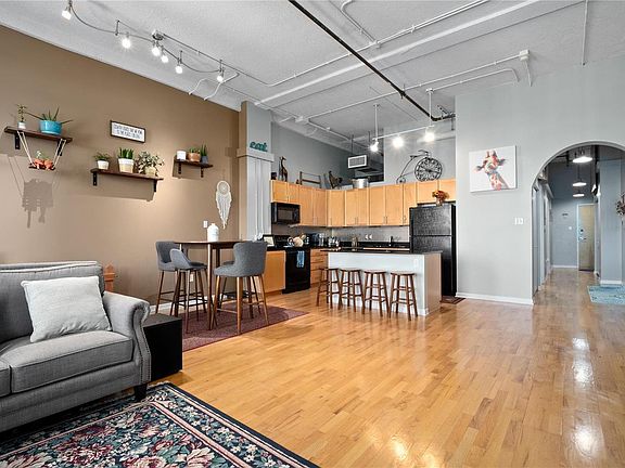 3rd image of 1501 Locust 1103