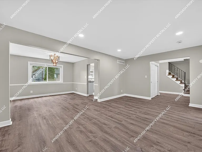 27345 Harvard Rd — Photo 5