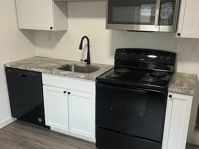 200 Dunn St #128 — Photo 2