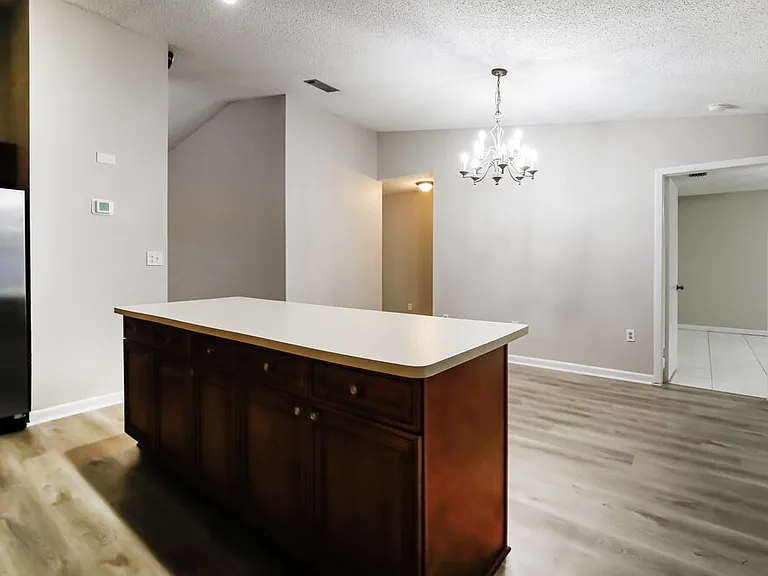 1739 SW 138th Ave — Photo 8