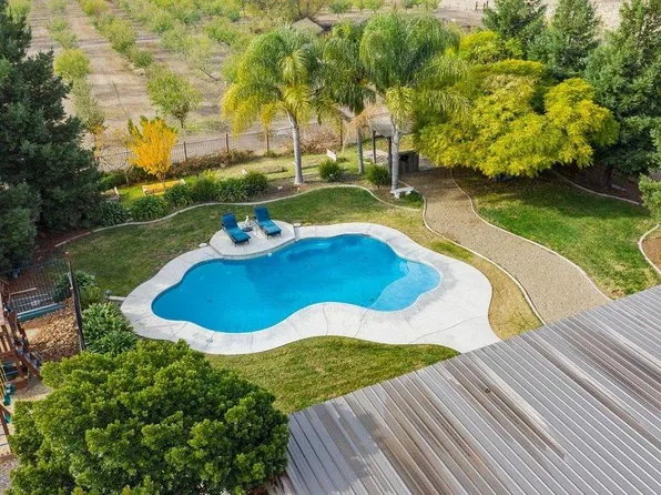 9101 S Biederman Way, Escalon, CA 95320