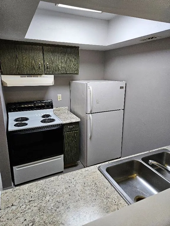 2 bed, $925 — Photo 2