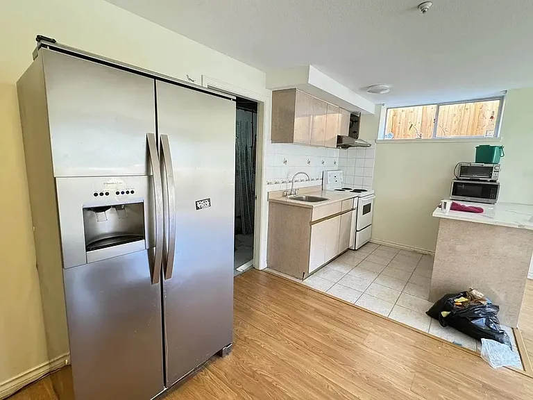 2400 W 19th Ave — Photo 1