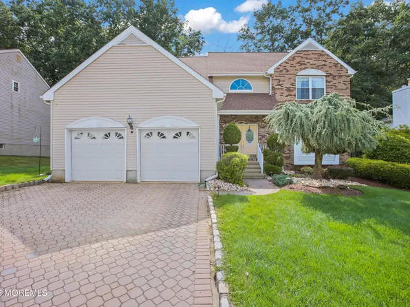 21 Angelique Court, Morganville, NJ 07751