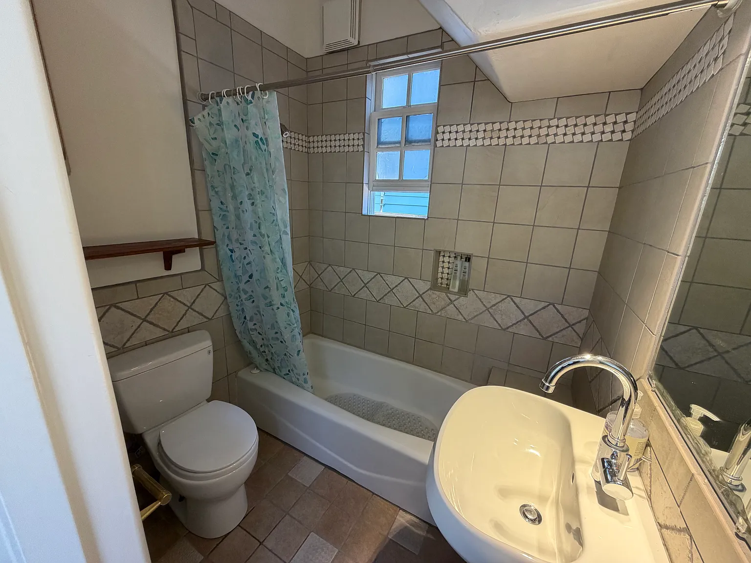 1 bed, 700 sqft, $2,475 — Photo 3