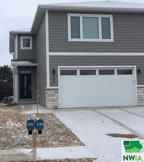 1st image of 653 Prairie Blvd