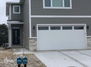 653 Prairie Blvd, Dakota Dunes, SD 57049
