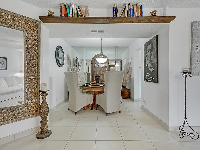 3755 Via Poinciana — Photo 6