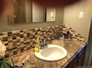 91 Duncan St, Spruce Pine, NC 28777