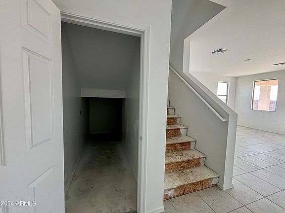4th image of 46807 W COE Street