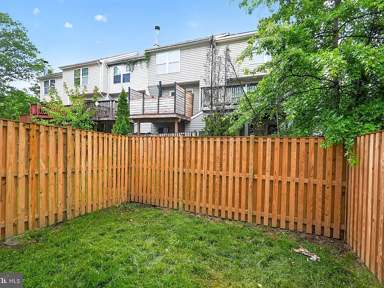 13810 Fareham Ln — Photo 25